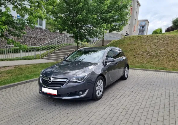 samochody osobowe Opel Insignia cena 32900 przebieg: 219000, rok produkcji 2016 z Gdańsk